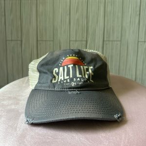 NWT Distressed SnapBack Salt Life Hat